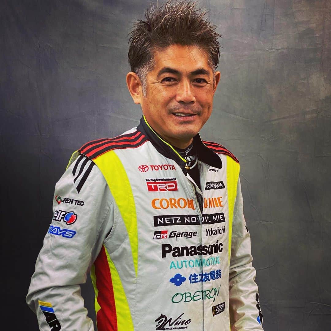 のインスタグラム：「今年も SEVの撮影へ  毎年自然と歳をとる。  年末だなー  #maxorido」