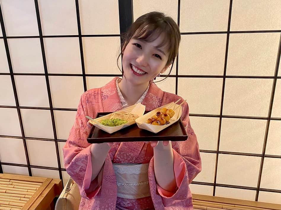 野口真未のインスタグラム：「・  ・ 可愛いお着物を着て散策🍡 ・ ・ ・ #北野天満宮 #高台寺」