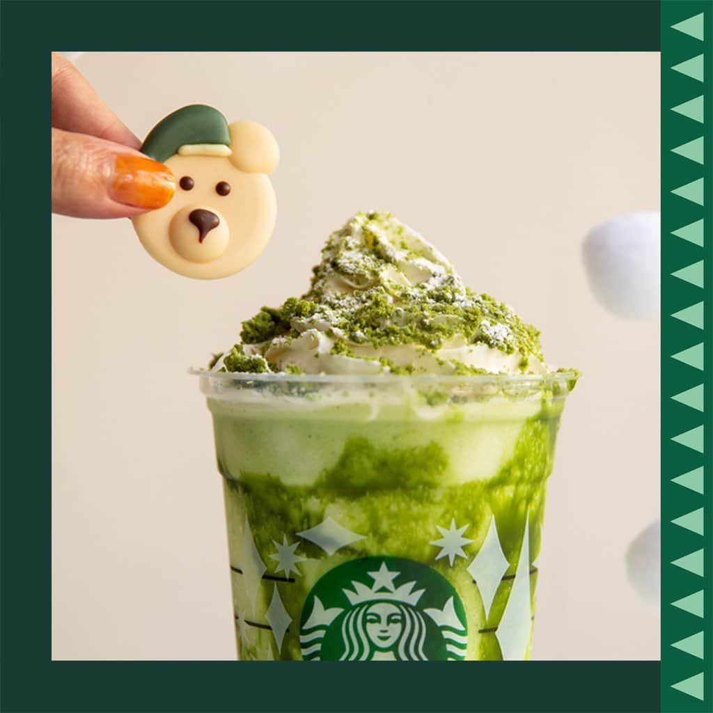 のインスタグラム：「🎄🐻💚 明日(12/9) から、お好きなフラペチーノ®に"#サンタべアリスタチョコレート"のカスタマイズ(50円税抜)ができます🎅🧸  ひと足早くキュートなサンタさんを迎えて、心はずむひとときを過ごしませんか🎄✨  ※フラペチーノ®1杯につき1個まで  #フラペチーノカスタマイズ  #抹茶抹茶ホワイトチョコレートフラペチーノ #スターバックス」