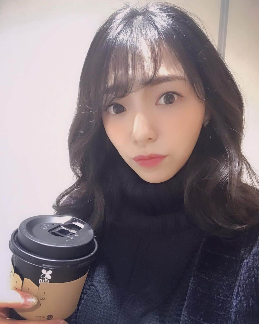 石原夕里朱さんのインスタグラム写真 - (石原夕里朱Instagram)「Hot Cafe au lait♡﻿ ﻿ 寒い日はホットカフェラテに限る☕️﻿ ﻿ 毎日カフェラテ😋💓﻿ ﻿ #cafeaulait #hotcafeaulait #hotdrink #winter #instagood #photooftheday #instadiary #カフェオレ #ホットカフェラテ #ホットドリンク #ひべや #☕️」12月8日 17時10分 - ri_hannari