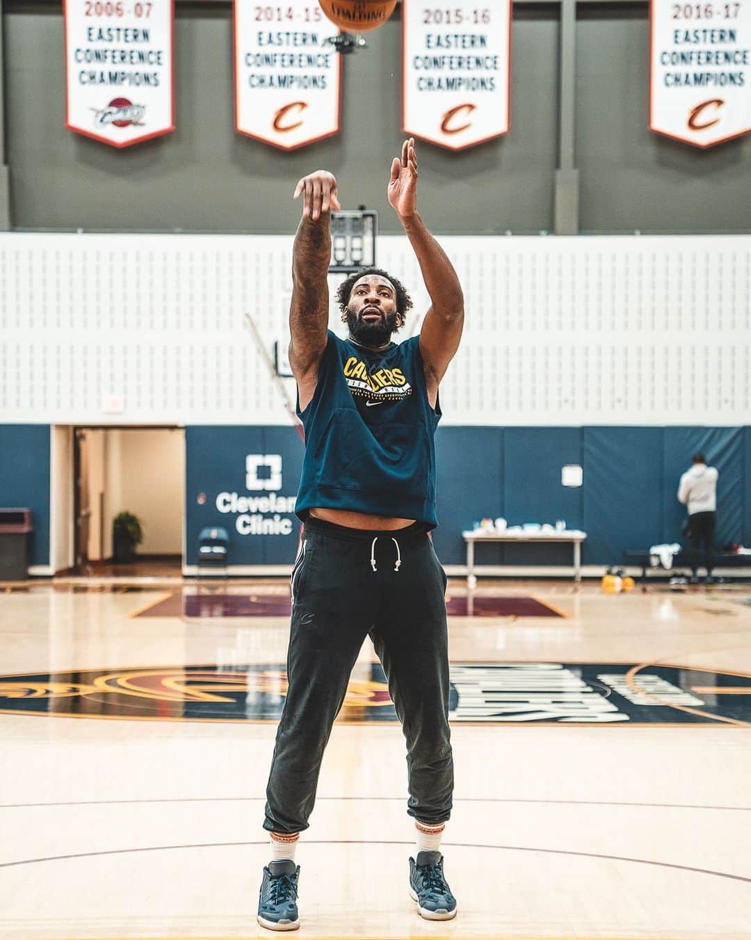 アンドレ・ドラモンドのインスタグラム：「Overtime..... 🏀🤞🏾drop a 🔒 in the comments !!」