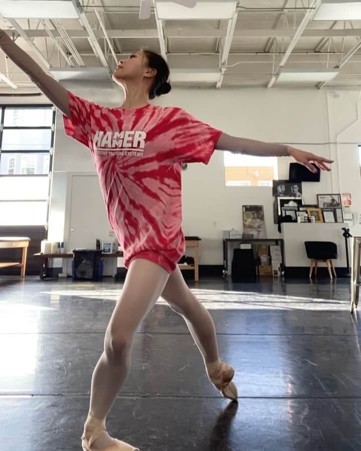 のインスタグラム：「Monday 🩰 今週も頑張りましょう！#ballet #ballerina #ballerinalife #happy #happiness #dance #art #幸せ #バレエ #バレリーナ #work #サンフランシスコ　#sanfrancisco #mondaymotivation」