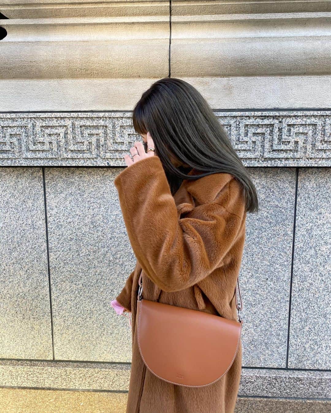 のインスタグラム：「.  この間👨🏻に甘えて 久しぶりの久しぶりの カラーができた🥺 ありがとう♡  すっごくいい色でカラーできた喜び🤍🤍🤍 @ryohei.1215 @apartment401_402  いつもありがとうございます🤎」