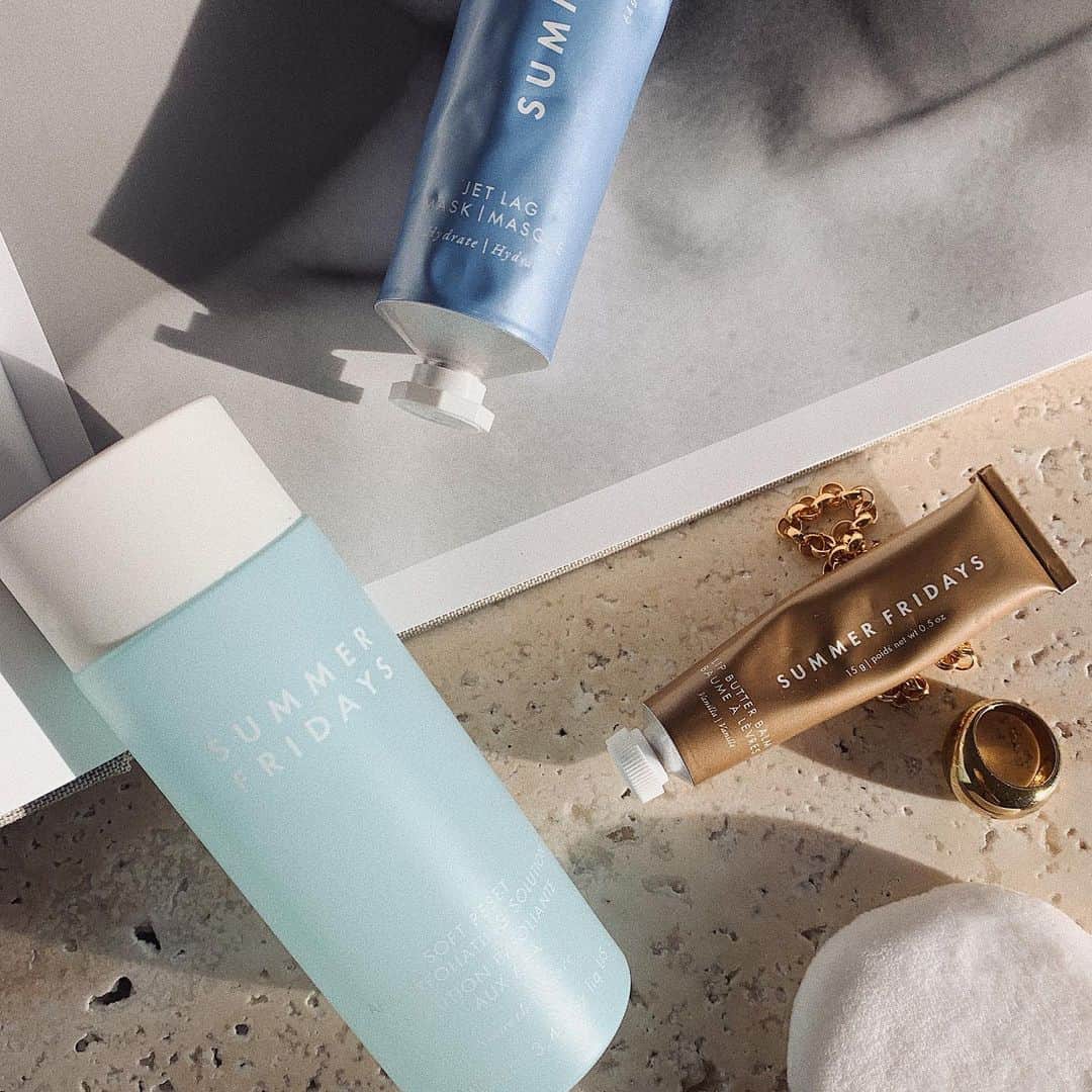 Marianna Hewittのインスタグラム：「lactic acid + glycolic acid + niacinamide are a few of the key ingredients in @summerfridays soft reset 🤍✨ I use it every night in my skincare routine」