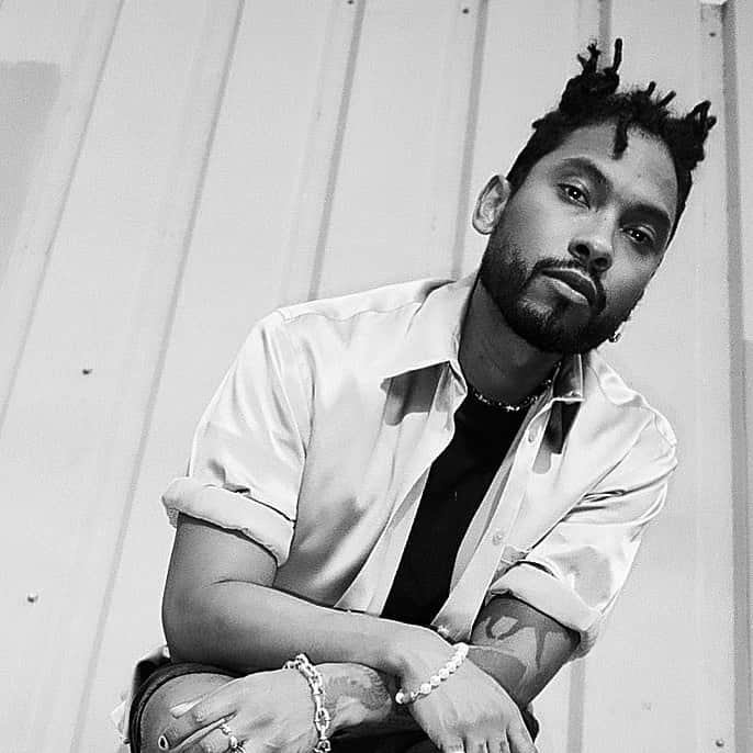 ミゲルのインスタグラム：「Interested in knowing what you would like to know about me... what do you want me to share more of ? (📸 @anthonywilliams)」