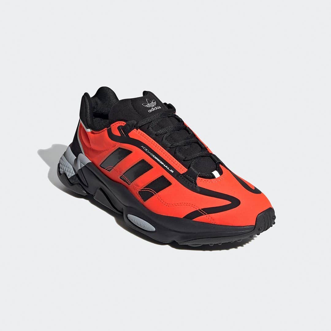 HYPEBEASTさんのインスタグラム写真 - (HYPEBEASTInstagram)「@hypebeastkicks: @adidasoriginals' Ozweego Pure is delivering a welcome dose of maximalist style. The sneakers arrive in two striking colorways — “Core Black/Solar Red/Grey Two” and “Chalk White/Core Black/Cloud White” — setting off the oversized silhouette. The chunky midsole which made the sneaker a ’90s, and now perennial, classic is formed from cloud-soft Adiprene and Adiprene+ cushioning while a sock-like fit provides snug support and mobility. These are available now via @adidas UK for approximately $120 USD.⁠⠀ Photo: adidas」12月8日 10時26分 - hypebeast