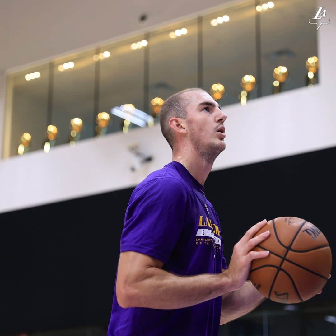 Los Angeles Lakersさんのインスタグラム写真 - (Los Angeles LakersInstagram)「📍 Camp Lake Show」12月8日 10時20分 - lakers
