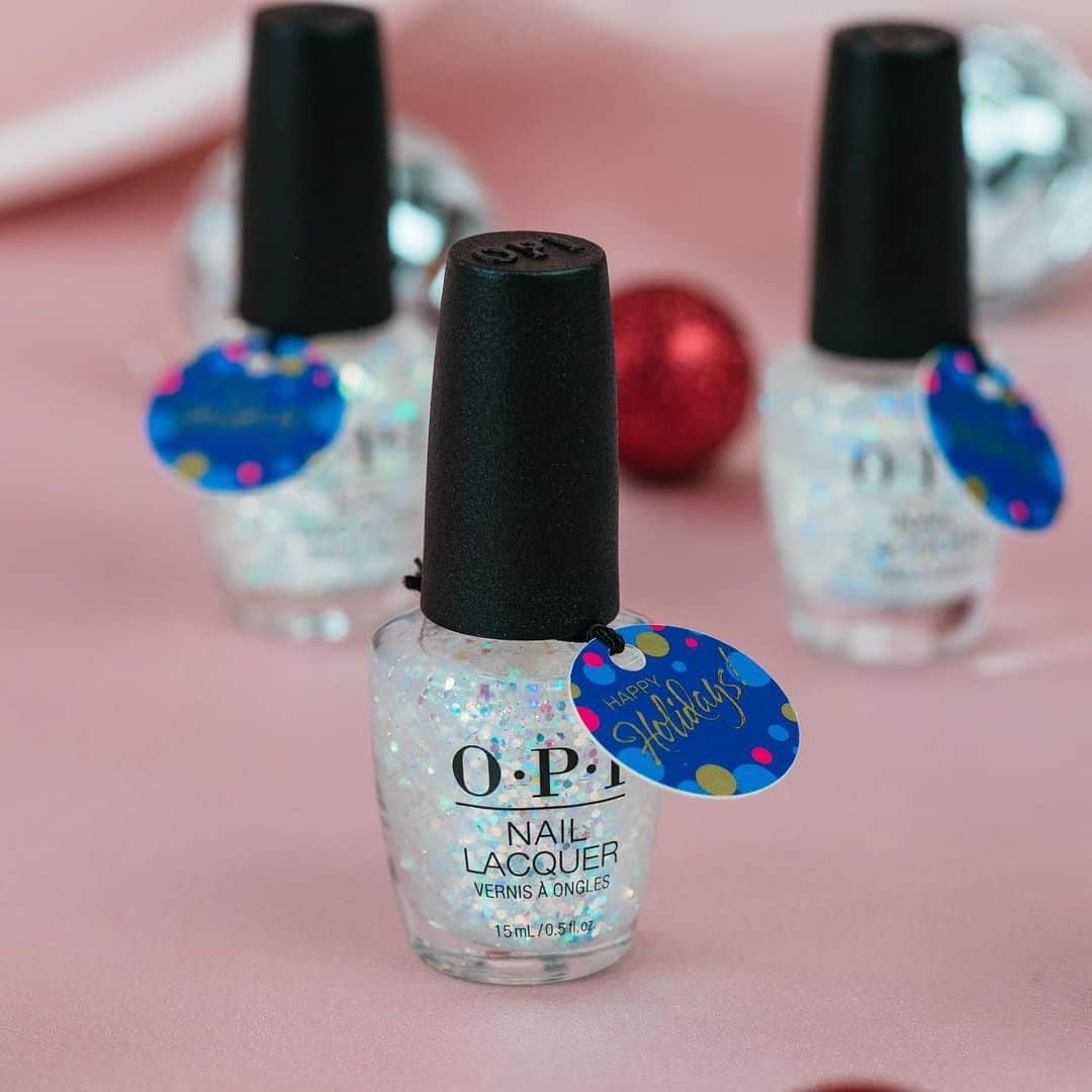 OPIさんのインスタグラム写真 - (OPIInstagram)「What’s your signature way of putting the final touches on a gift? 🎀 Let us know in the comments below!  Shop @opi gifts via the #linkinbio.   #ColorIsTheAnswer #OPIObsessed #CustomGift #NailedIt #SeasonOfGiving #Holiday2020 #Hanukkah2020 #OPIGift #HolidayGifts #HanukkahInspiration #HolidayGiftInspo」12月8日 10時52分 - opi