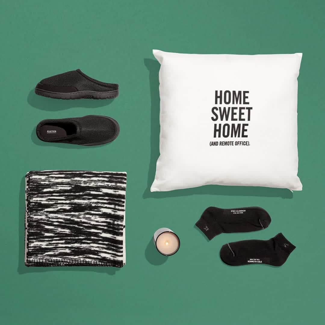 ケネスコールのインスタグラム：「This year, most of us will be “Home for the holidays,” so check out our home-ready gifts for you (or your home) to wear. #StayHome #StaySafe #GiftIdeas  When you shop at KennethCole.com, we’ll donate to The New York Public Library in support of The Harry Belafonte Black Liberation Speaker Series. Info link in bio.」