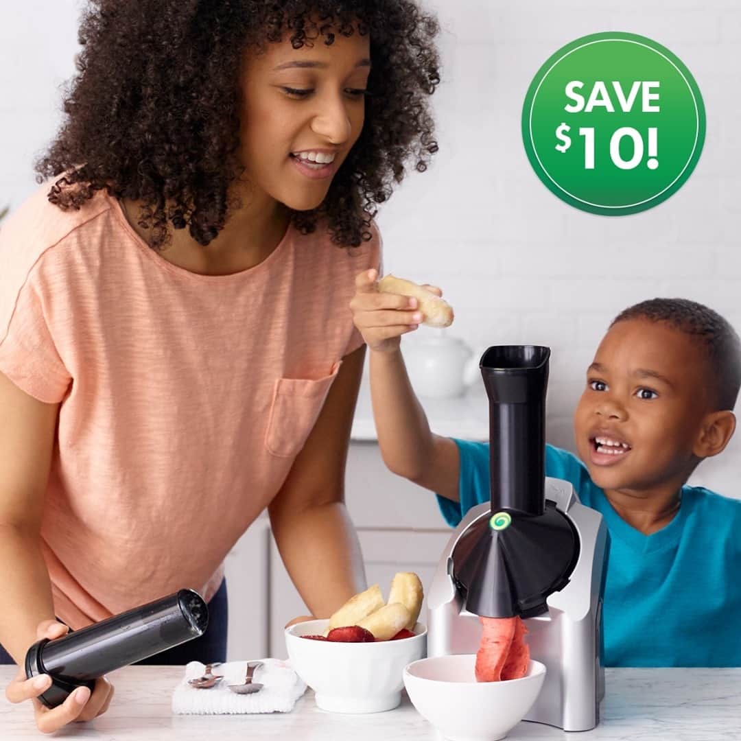 Yonanasのインスタグラム：「Let it YO this holiday season! Get the healthy dessert maker on top of everyone's wish list for $10 OFF for a limited time. ⁠ ⁠ Save $10 on Yonanas Classic now by clicking the link in our profile.⁠ ⁠ ______⁠ *Offer ends 12/16/20 at 11:59pm ET or while supplies last.」