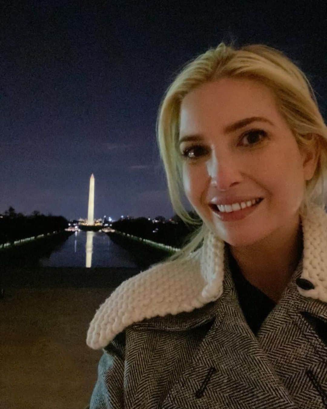 イヴァンカ・トランプのインスタグラム：「🇺🇸🇺🇸🇺🇸」