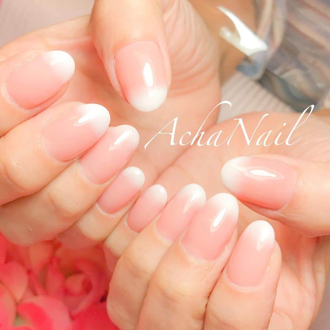 AchaNailのインスタグラム：「ベイビーブーマー💖﻿ ﻿ https://ameblo.jp/acha-nail/entry-12641077757.html﻿ ﻿ #ネイル #ジェルネイル #フィルイン #フィルイン導入サロン #南池袋 #池袋 #池袋ネイルサロン #ネイルデザイン #ホワイトグラデーション #ホワイトネイル #オフィスネイル #ベイビーブーマー #グラデーションネイル #シンプルネイル #上品ネイル #フォーマルネイル #locari #Nails #AchaNail #NailStagram #InstaNails #Nailart #JapaneseNailart #NailDesign #Gelnails #kawaii #네일 #日式美甲 #whitenails #gradationnails」