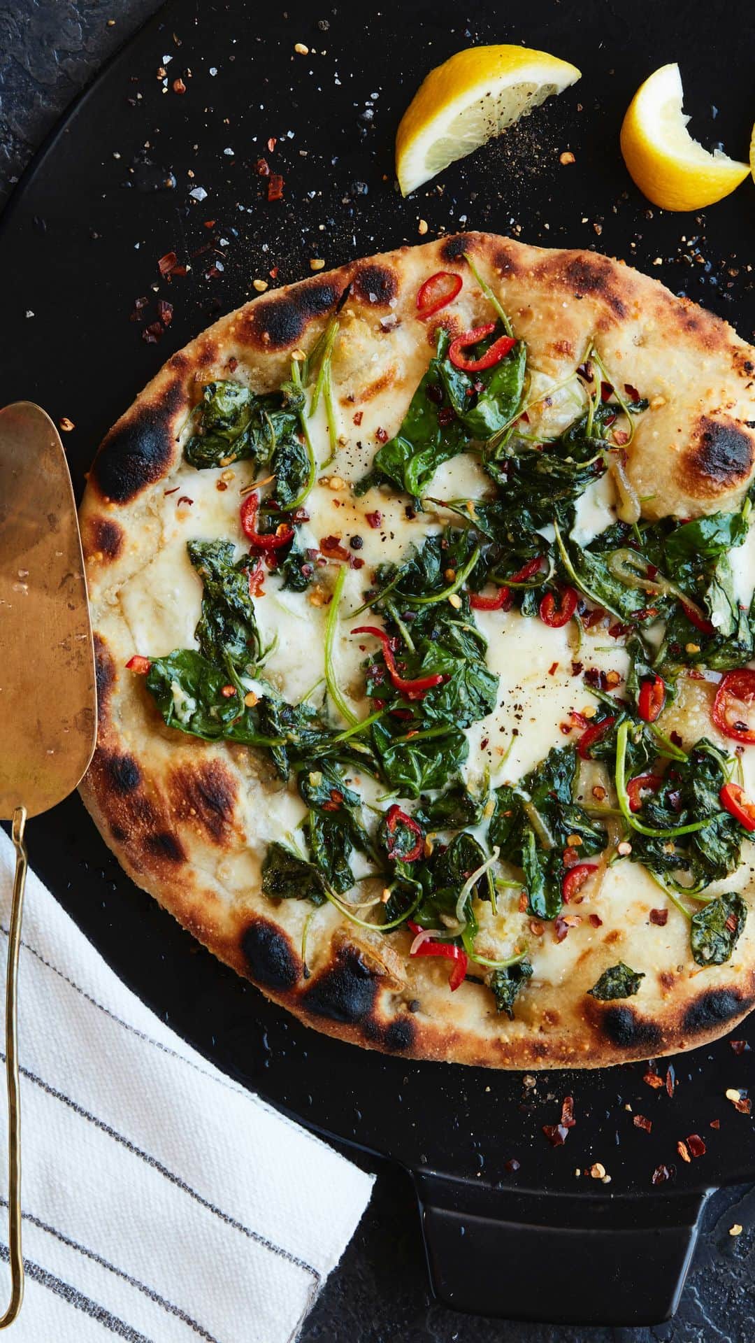 のインスタグラム：「Recipe for the pizza form IG live: https://whatsgabycooking.com/white-pizza-with-spinach/ and recipe for the salad is in my 2nd cookbook Everyday California Food」