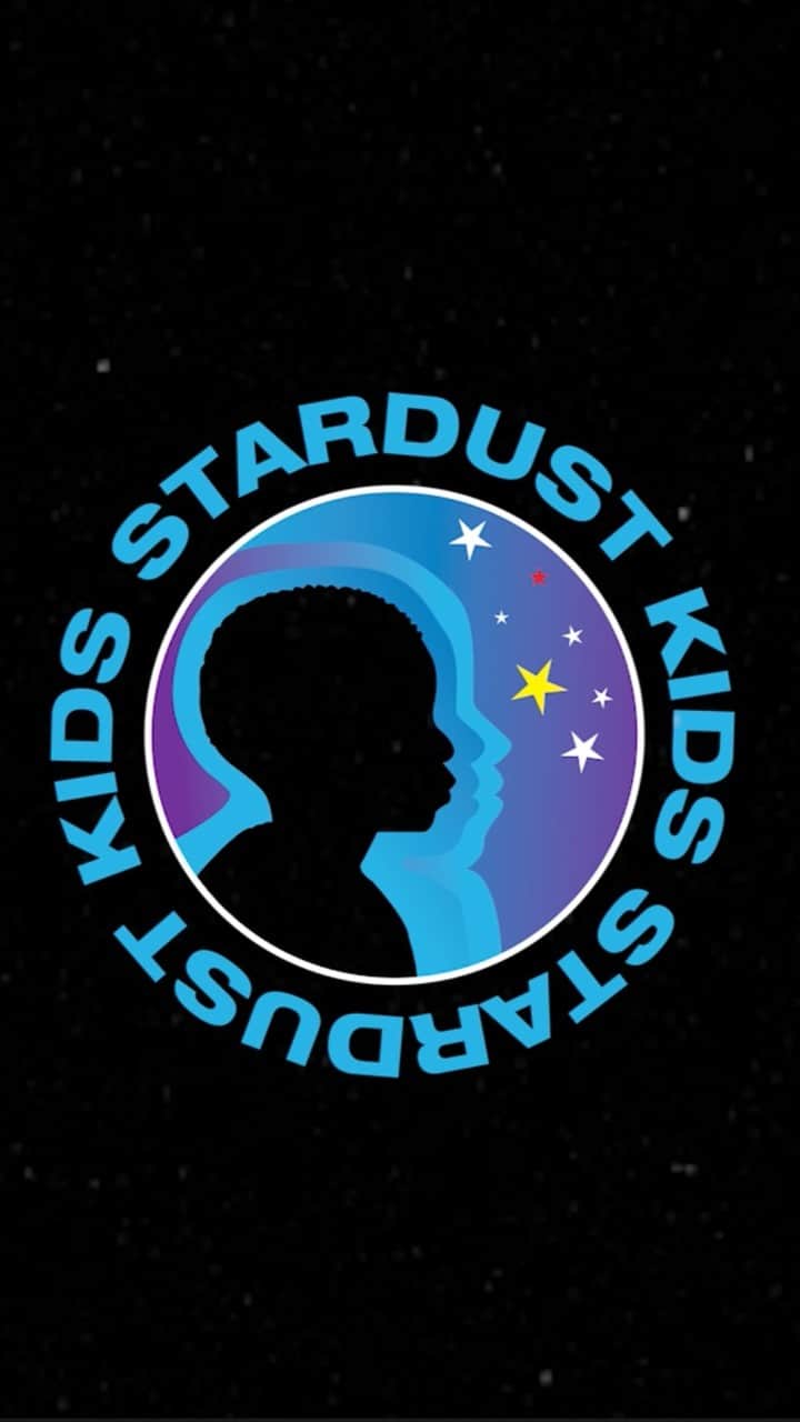 コモンのインスタグラム：「I'm so excited to finally announce something that has been incubating for a minute.  I wanted to create a collective of artists, a place where I can mentor, perform with, and support musical artists of great talent and artistry.  And then we extended SK to become a collective of true creatives in all mediums - film, photography, event production, dance, design, styling, video direction, editors, tech, writers, engineers, producers, and so on.  Go to https://thestardustkids.com/ and follow them on IG @thestardustkidz , Twitter, and FB.  Get to know the collective and we have some exciting new projects to announce soon......」