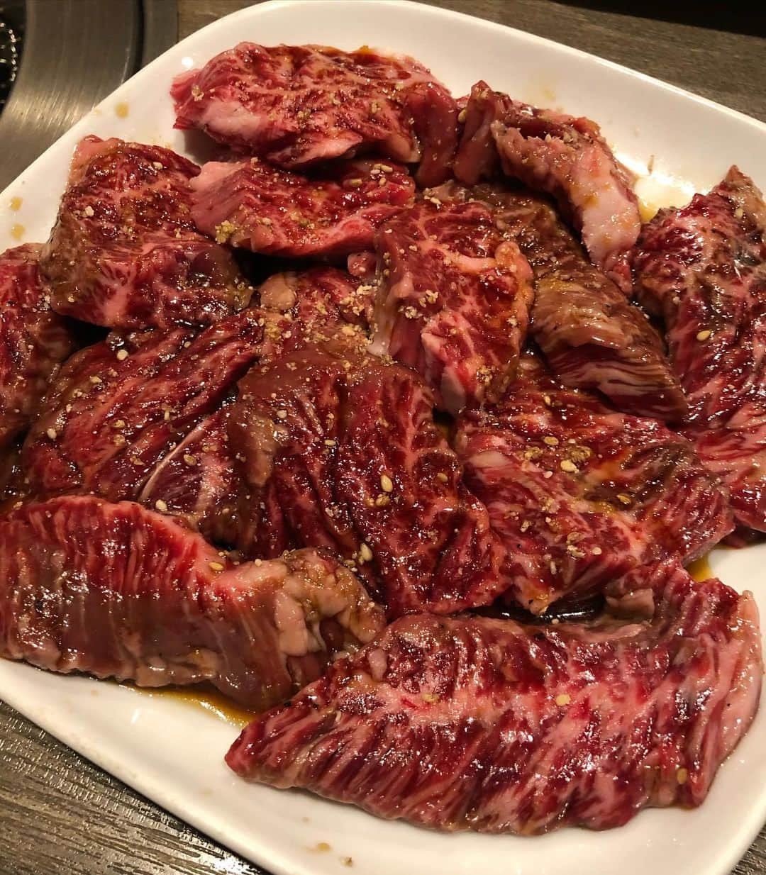 甘糟記子さんのインスタグラム写真 - (甘糟記子Instagram)「昨日のお弁当( ^ω^ )  お弁当用に取っておいたお肉でつくねちゃん！ あとは、蒸したサツマイモ、茹で卵、スナップエンドウの胡麻和え、スティックブロッコリー、トマト、ウィンナー、おにぎりです(o^^o)  愛たるベジタブル @italvegetable さんから届いた箱に、お弁当にも使える野菜を沢山入っていたので助かる〜\(//∇//)\  しかもチビ達はスナップエンドウとか、ブロッコリーとか、サツマイモ大好きなので大喜び(≧∀≦)  そして夜は大崎駅前にある焼肉屋　光陽へ！  ほぼ1年ぶりに会う同級生のお誕生日お祝い( ^ω^ )  肉が大好きで、いつも一緒に焼肉屋巡りをしています！ 　  とにかく気持ちよく沢山食べてくれる友達なので、久しぶりに会ってもあの食べっぷりを見ると安心するわ〜（笑）  ちなみに、2人で光陽のハラミを絶賛！  2枚目の写真のハラミ、これでニ人前！！一人前1800円なのに、ボリュームたっぷりで安くて美味い！！  あとね〜、チャプチェが美味しいの！！  チャプチェとコムタンスープが食べたくなる時は光陽だよね〜\(//∇//)\  サクサクっとだけど、今年も一緒に焼肉食べられて良かった！！  お誕生日おめでとう(o^^o)  #甘糟ご飯#ご飯#昼ごはん#ランチ#ランチボックス#弁当#曲げわっぱ#わっぱ弁当 #つくね#スティックブロッコリー#愛たるベジタブル #焼肉#光陽#焼肉光陽#大崎#ハラミ#ハラミが美味い」12月8日 12時03分 - norihey924