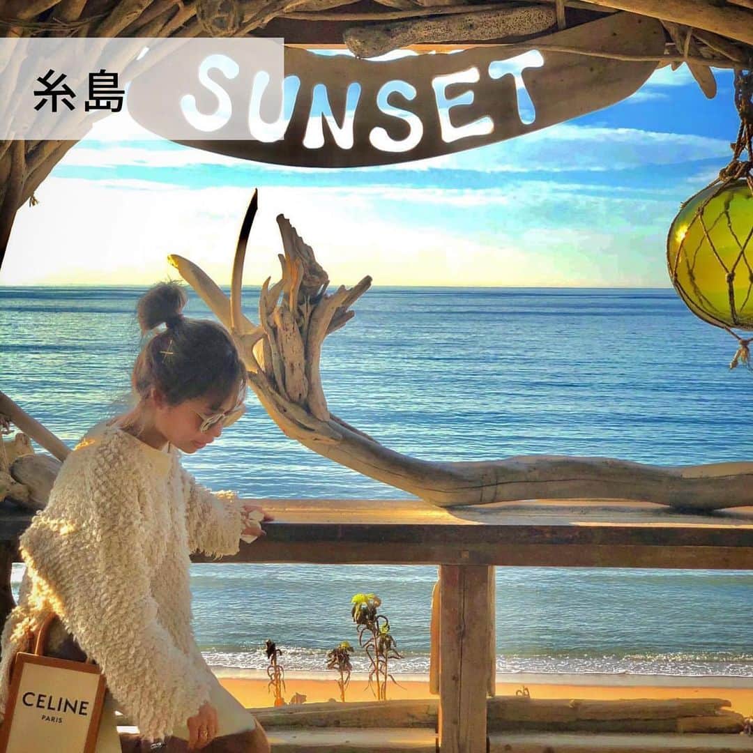 旅工房公式さんのインスタグラム写真 - (旅工房公式Instagram)「#福岡旅行#糸島観光﻿ 今回ご紹介するのは福岡県にある糸島❣️﻿ 実際に福岡に住む旅工房社員おすすめの、人気スポットを集めてみました🐟﻿ ｰｰｰｰｰｰｰｰｰｰｰｰｰｰｰｰｰｰｰｰｰｰｰｰｰｰｰｰｰｰｰｰｰｰｰｰｰｰｰ﻿ ▽お写真ありがとうございます！﻿ ﻿ 1: @rinamaruu さん﻿ 海の見えるテラス席が素敵な「beach cafe sunset」🌞﻿ 糸島には、海沿いのおしゃれなカフェが沢山あります❣️﻿ ﻿ 2: @tabestagram.fuk さん﻿ 海を眺めながら海鮮丼が味わえる「糸島食堂」🐟﻿ 今にもこぼれ落ちそうなくらいボリューム満点ですね🤤メニューも豊富です👀﻿ ﻿ 3: @namihey326 さん﻿ 絶景に佇む「またいちの塩　工房とったん」🍮﻿ 塩をかけて食べる花塩プリンが大人気❣️﻿ 毎日でも食べたい美味しさです…🥺﻿ 　﻿ 4: @tabasamansa_257 さん﻿ 本場ハワイのガーリックシュリンプが味わえる「LAULE’A SHRIMP」🦐﻿ 店内もとっても可愛い💕﻿ ﻿ 5: @wakako0408 さん﻿ 海辺に突如現れる駐車場「ジハングン」🚗﻿ この駐車場には数々のアートがあり、写真スポットとして人気になっています📸﻿ ｰｰｰｰｰｰｰｰｰｰｰｰｰｰｰｰｰｰーｰｰｰｰｰｰｰｰｰｰｰｰーーーｰｰｰｰ﻿ 海外・国内問わず、素敵なスポットやグルメ、アイテムの写真にはぜひ #旅工房 @tabikoboをタグ付けしてください❣️﻿ ﻿ #福岡旅行#福岡観光#福岡グルメ#福岡カフェ#糸島#糸島観光#糸島ドライブ#糸島カフェ#旅行計画#beachcafesunset#またいちの塩#またいちの塩プリン#福岡ドライブ#旅したくなるフォト#国内旅行計画#糸島食堂#旅すたぐらむ#女子旅#タビジョ#たびじょ#ジハングン#lauleashrimp#カフェ巡り#旅行好きと繋がりたい#絶景#itoshimatrip#japantrip#旅工房糸島」12月8日 11時58分 - tabikobo