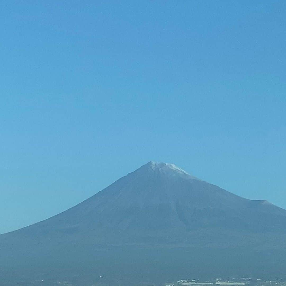 生稲晃子さんのインスタグラム写真 - (生稲晃子Instagram)「今年後半になってやっと富士山が、２ヶ月連続で顔合わせをしてくれました🙌🏻🙌🏻  今日も美しゅうごさいます、富士様✨  #富士山 #富士は日本一の山」12月8日 12時12分 - akiko__ikuina