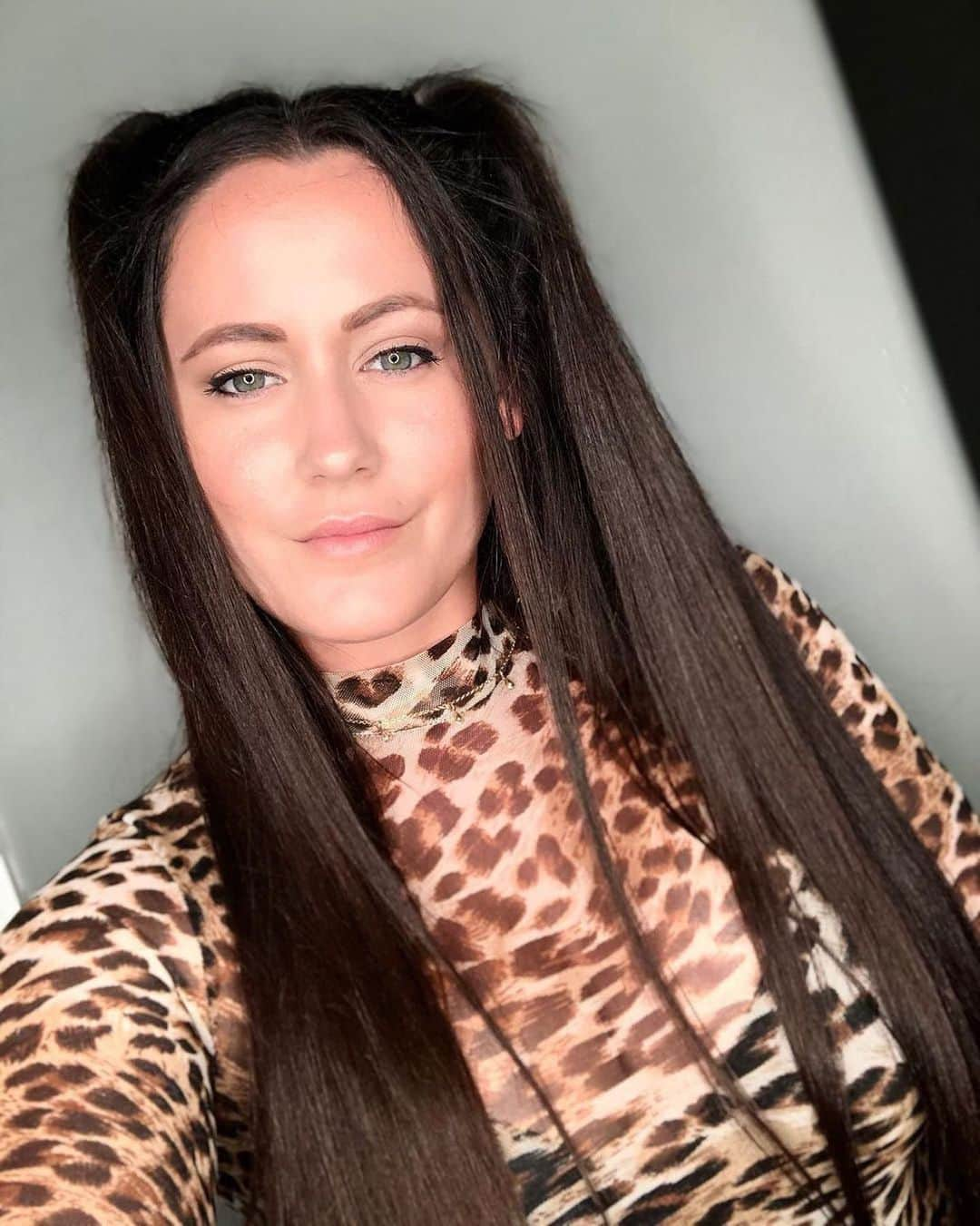 E! Onlineさんのインスタグラム写真 - (E! OnlineInstagram)「#TeenMom's Jenelle Evans is setting the record straight after she was accused of stealing a pregnant pitbull. The full story is at the link in our bio. (📷: Instagram)」12月8日 12時17分 - enews