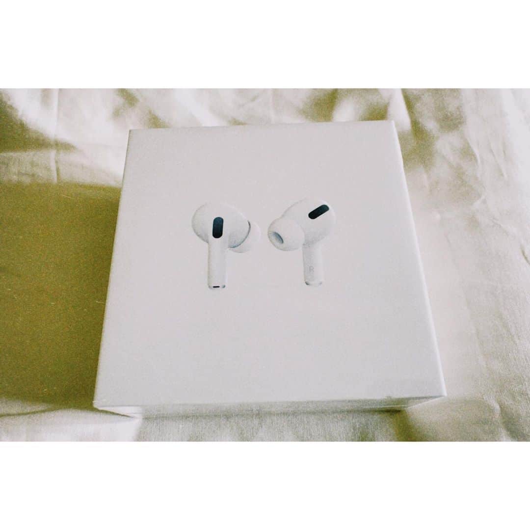 脇田もなりのインスタグラム：「AirPods Pro👂✨ なくさないようにしないと笑笑  #airpodspro #music #jpop #tokyo」