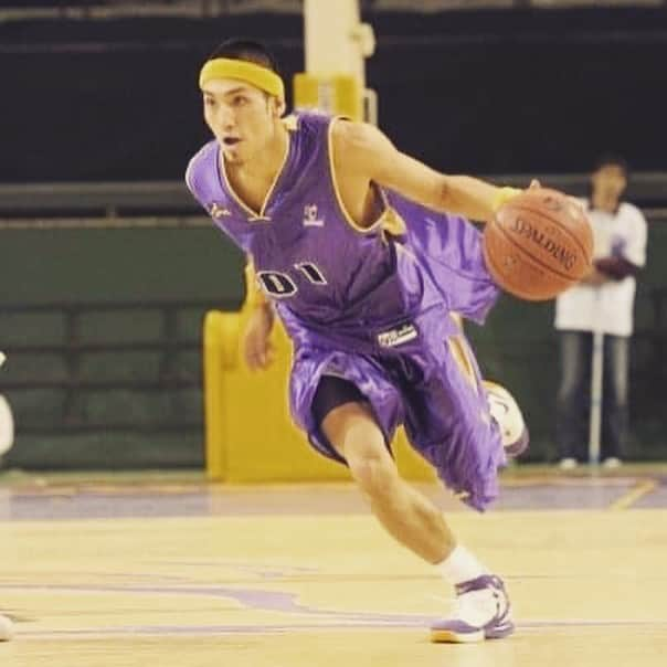 仲西淳さんのインスタグラム写真 - (仲西淳Instagram)「2005 Tokyo Aapache rookie year🏀  ....  もう15年以上前か〜  もう一回飛びたいな〜💨🐇  @ud_m21 と一緒にアラフォーダンクチャレンジするか！？  #TokyoApache #rizingzephyrfukuoka  #Ninjabounce」12月8日 18時02分 - jwalkballfolife