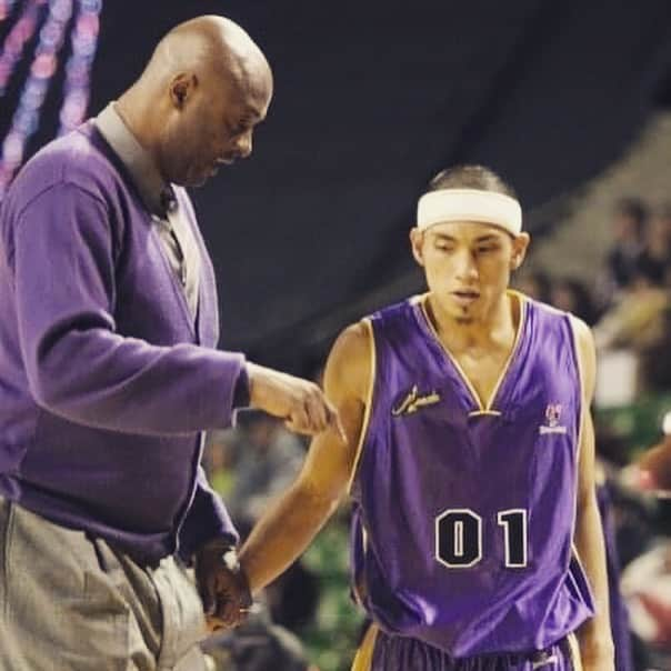 仲西淳さんのインスタグラム写真 - (仲西淳Instagram)「2005 Tokyo Aapache rookie year🏀  ....  もう15年以上前か〜  もう一回飛びたいな〜💨🐇  @ud_m21 と一緒にアラフォーダンクチャレンジするか！？  #TokyoApache #rizingzephyrfukuoka  #Ninjabounce」12月8日 18時02分 - jwalkballfolife