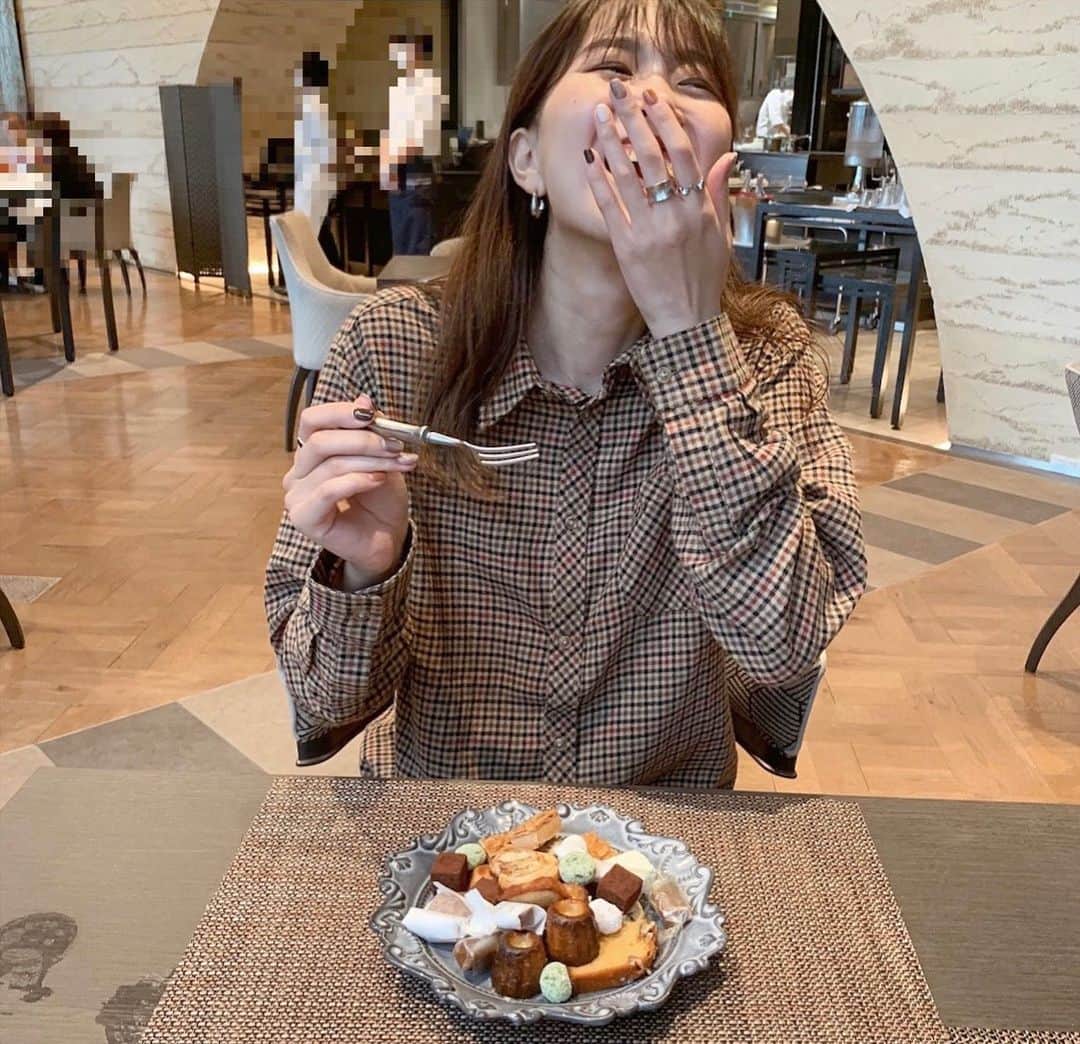 野村明日香のインスタグラム：「美味しいもの食べてる時の幸せ感🤭💭﻿」