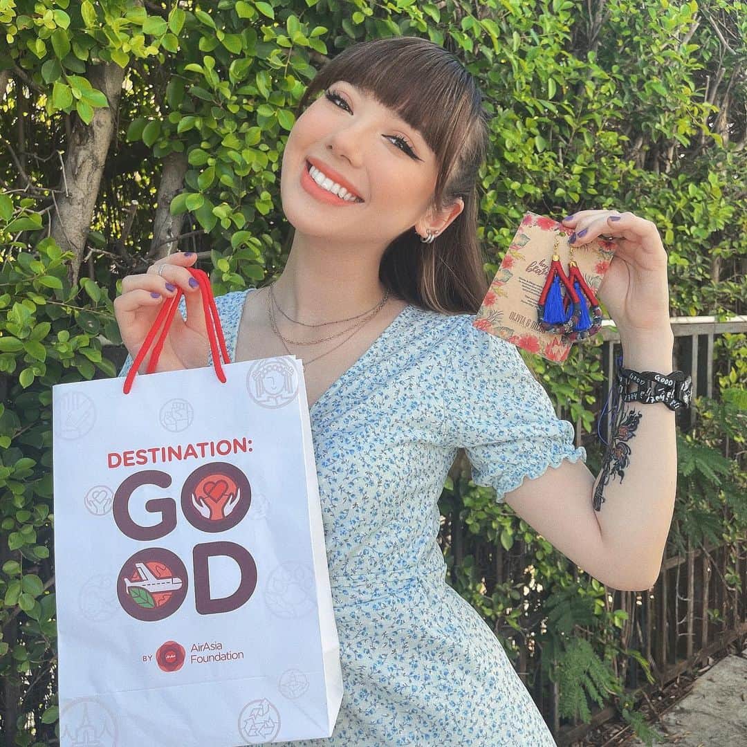 ヤンニーン・ワイゲルのインスタグラム：「Received products from @destinationgood, @airasiafoundation’s social enterprise store in REXKL, Kuala Lumpur, Malaysia. You can get them yourself too! #airasiafoundation #airasia #ethicalshopping #ethicalproducts」