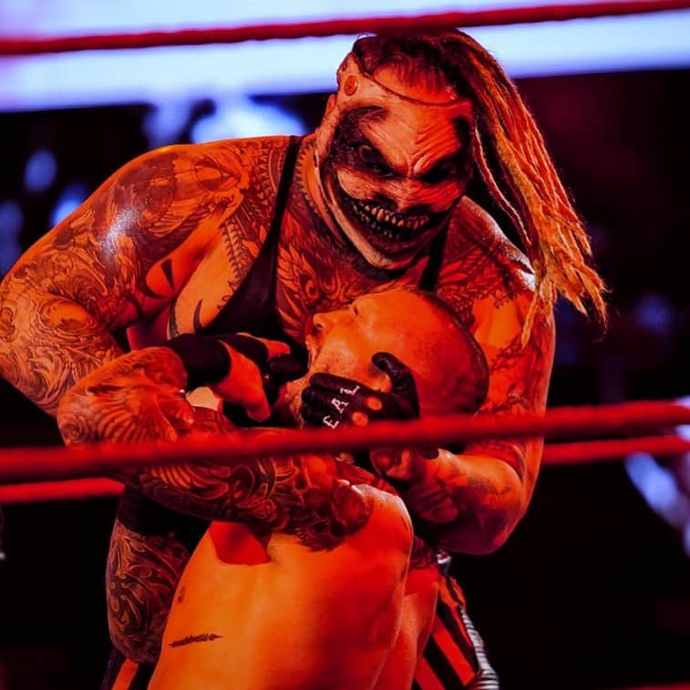 WWEさんのインスタグラム写真 - (WWEInstagram)「LET. HIM. IN #WWERaw @randyorton」12月8日 13時00分 - wwe
