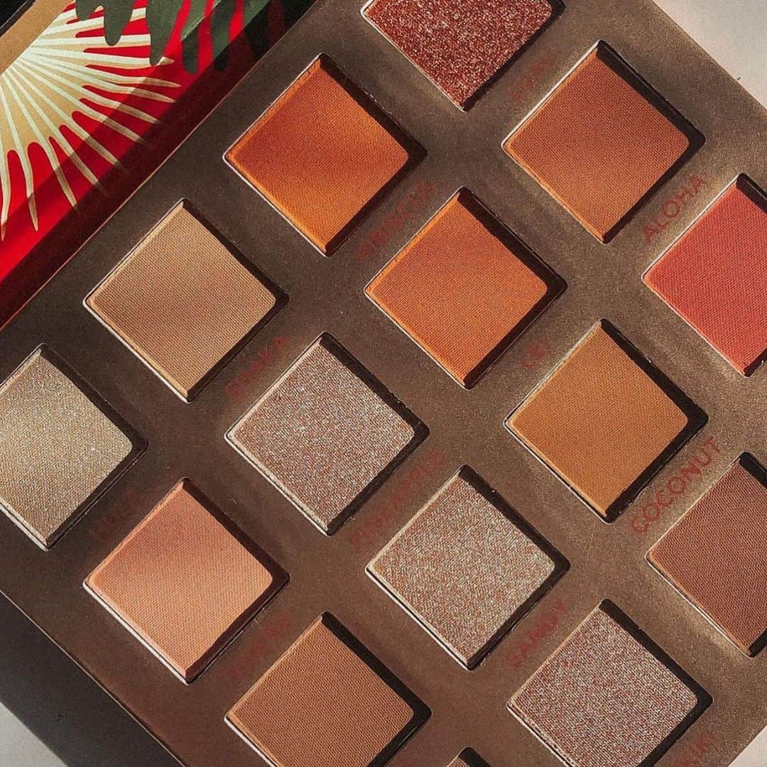 BH Cosmeticsさんのインスタグラム写真 - (BH CosmeticsInstagram)「HO HO HOORAY GIVEAWAY CLOSED 🎁 It's Day 7 of our 31 DAYS OF GIVEAWAYS!  Enter to win the Hangin' in Hawaii - 16 Color Shadow Palette by tagging 3 friends below who could use a tropical vacay right about now 🌴  1 winner will be announced 12/10 at 10am PST on this post. Good luck! #giveaway #bhcosmetics  📸: @budgetbeautydiary   Congrats @thailertwinmakeup」12月8日 13時22分 - bhcosmetics