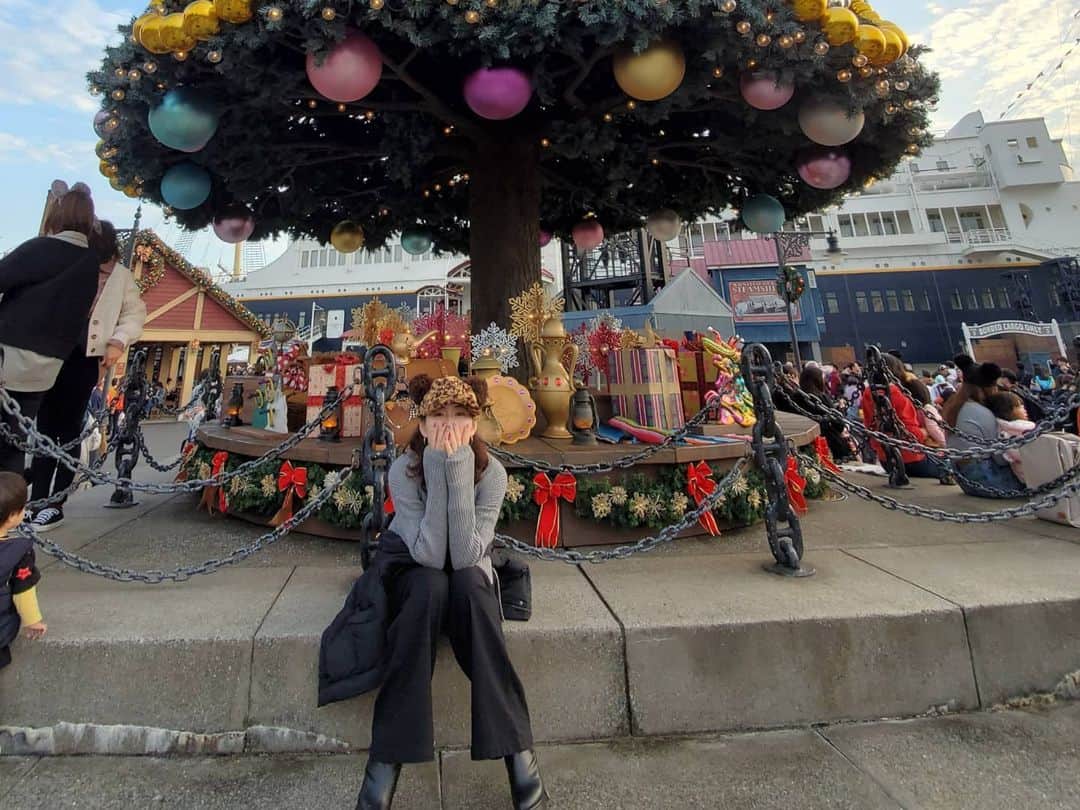 千鶴さんのインスタグラム写真 - (千鶴Instagram)「. 今年はいけなそうだ🏰🎄  おばばか部を夢の国でしたすぎる 来年こそは！！！  #過去pic  #disneysea #Christmas  #クリスマスツリー  #おばばか部不足」12月8日 13時25分 - chiduru9898