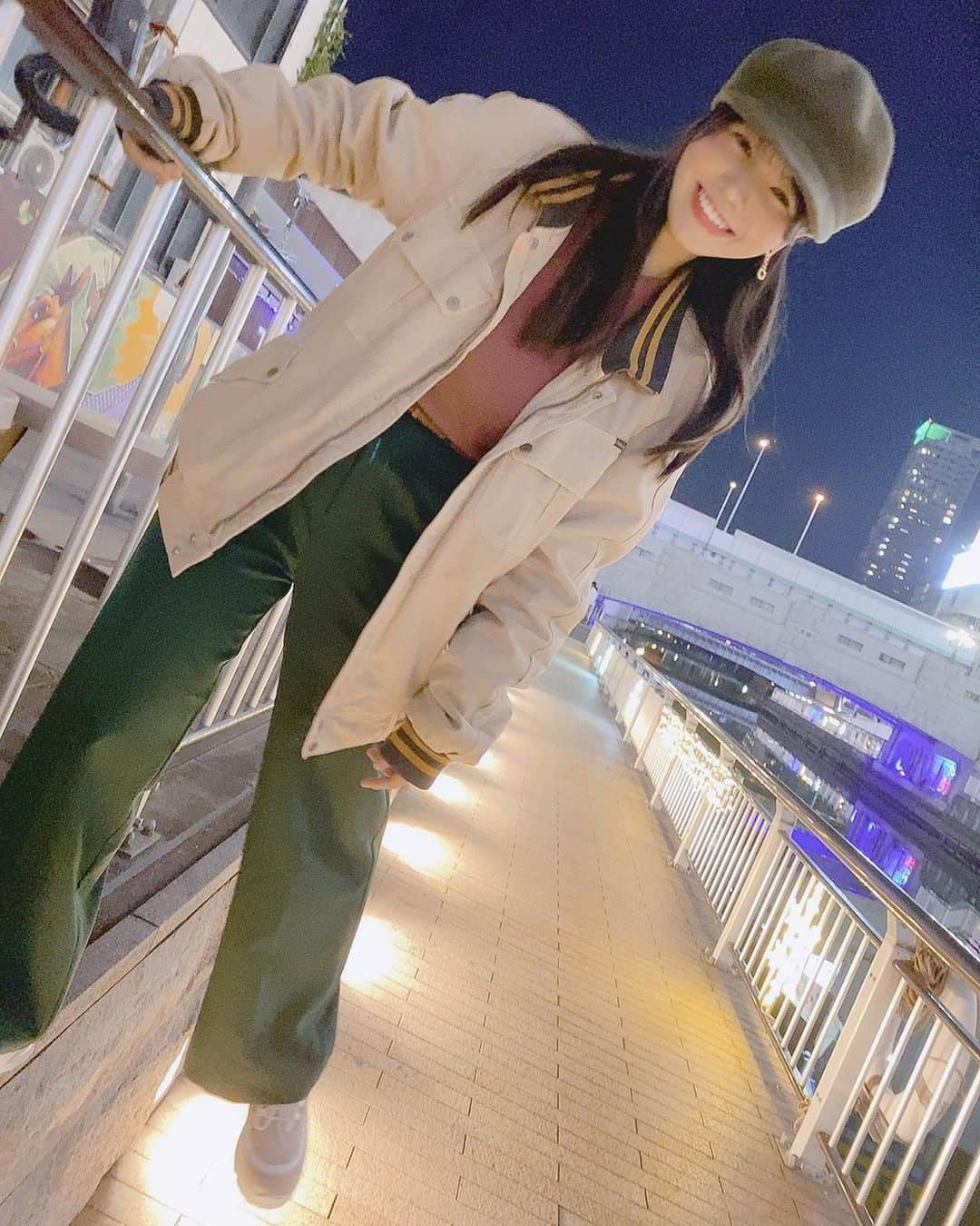 本郷柚巴のインスタグラム：「発見❤︎❤︎❤︎ 現代のシータ👧🏻  #dolceandgabbana 🧥 #天空の城ラピュタ #tops  #hat  #pants」