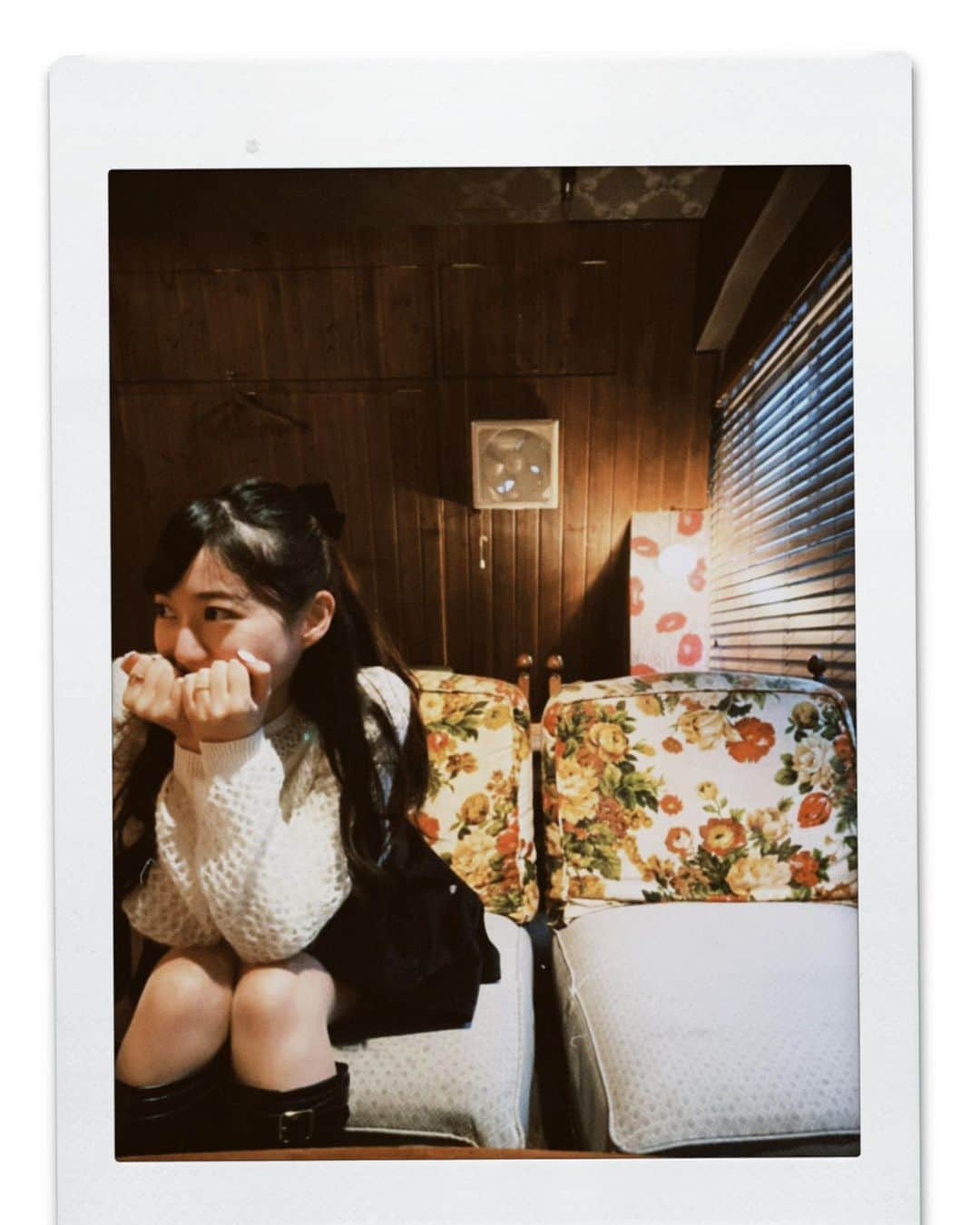 日達舞さんのインスタグラム写真 - (日達舞Instagram)「. いま1番お気に入りの銀座カフェ🍽 @appartement301   内装がダークな感じですっごい可愛い💕し、ランチメニューは¥1,000ちょいで食べられるよ！  左ポークソテー¥1,000 右ハンバーグ¥1,280  ドリンク、ライス、ミニデザート込みです😉👍  #東京カフェ#東京カフェ巡り #東京カフェ部 #東京カフェめぐり #東京グルメ #東京ランチ #tokyo #銀座カフェ#銀座ランチ#コスパランチ #銀座#appartement301 #レトロ #レトロ家具 #レトロカフェ #オシャレ #オシャレカフェ #いいね返し #今日のコーデ #ロングブーツ #リボン #ニット#誕生日プレート」12月8日 14時09分 - creamy_maii
