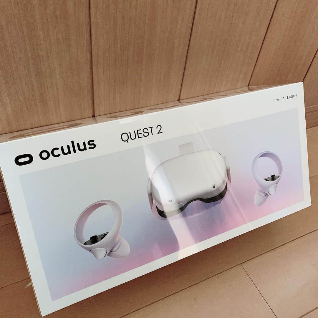 菊池桃子さんのインスタグラム写真 - (菊池桃子Instagram)「VR❣️ oculus quest 2  を 長男が買ってきました。  数年前からVRに興味津々です。 私も習得したいです❕  #オキュラスクエスト2 #おきゅらすくえすと2  #oculus  #quest2 #VR」12月8日 14時15分 - momoko_kikuchi_official