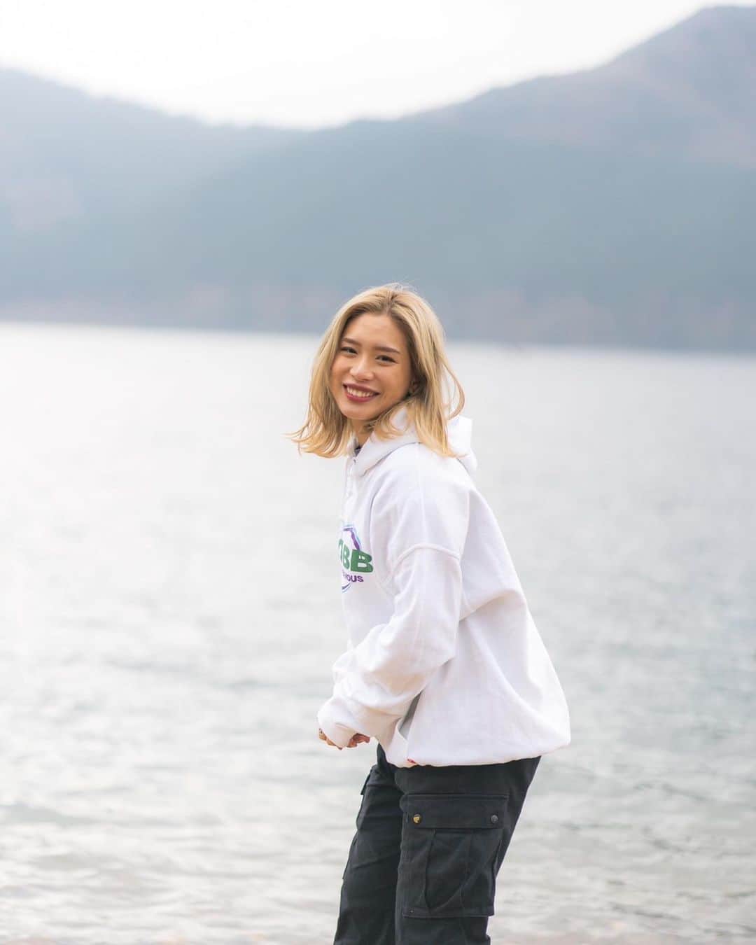 acaneのインスタグラム：「・ みんなは何やってる時が いちばん幸せ〜？？？」