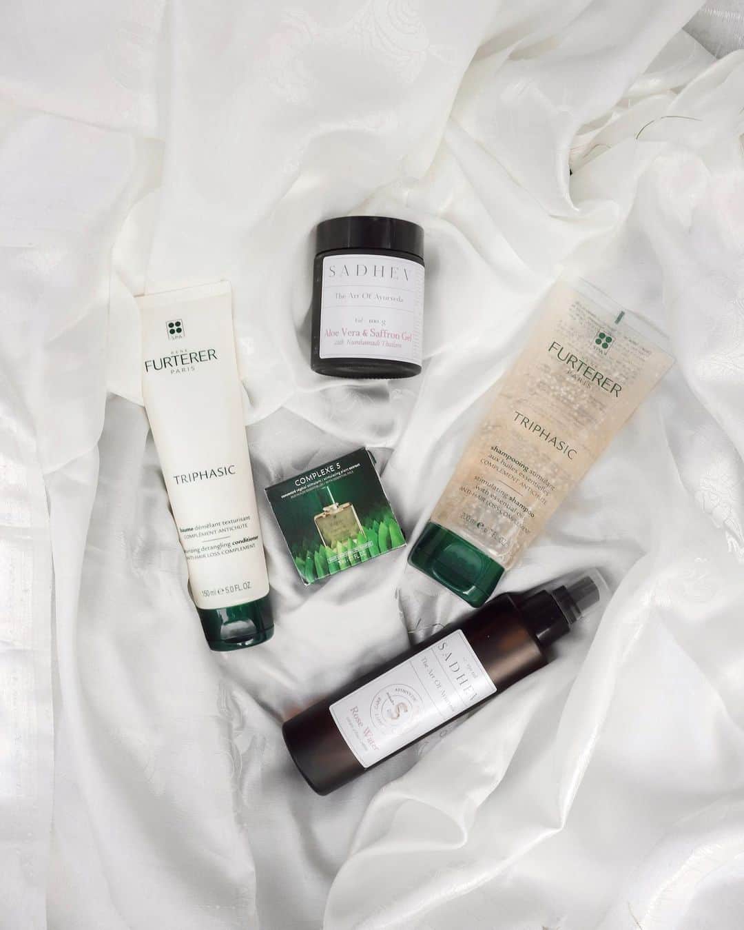 Aakriti Ranaさんのインスタグラム写真 - (Aakriti RanaInstagram)「Discovered two new luxe beauty brands @sadhev and @renefurtererin which are now available on #AmazonBeauty.  The @sadhev Aloe Vera & Saffron Gel and @renefurtererin hair care range are a must-have for winters! 🥶   Do check out the full range of these brands on @amazonfashionin  @sadhev  Sadhev Aloe Vera Gel with Saffron and Kumkumadi Thailam (B08KQGCJRS) Sadhev Natural Rose Water Toner (B08JQQQSXK)  @renefurtererin Rene Furterer Triphasic Strengthening Shampoo for Hair Loss (B079ZYYNJ8) Rene Furterer Triphasic Texturizing Detangling Conditioner for Hair Loss (B07SVGSK7J) Rene Furterer Complex 5 Stimulating Plant Extract with Essential Oils for Scalp (B0849L3ZSY)  #AmazonBeautyExpert #AmazonBeautyXSadhev #AmazonBeautyXReneFurterer #aakritirana #AD」12月8日 14時51分 - aakritiranaofficial