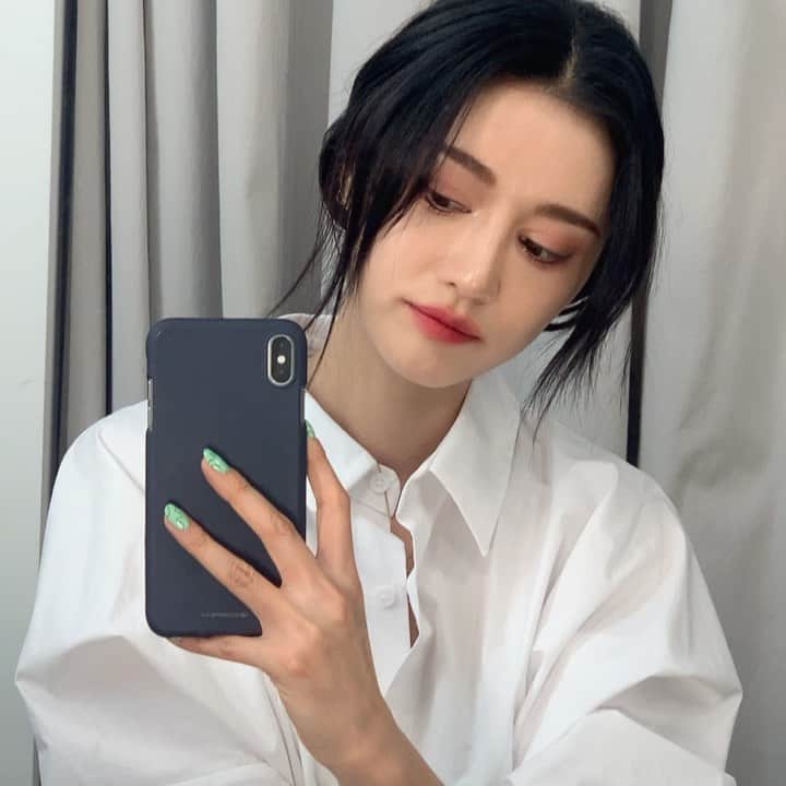 パク・ソラのインスタグラム：「다다메컵실🤩」