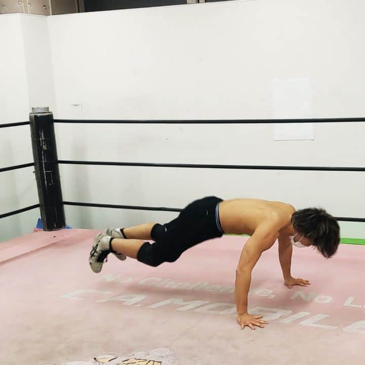 MAOのインスタグラム：「#workout #prowrestling #prowrestler #プロレス #abdominalworkout」