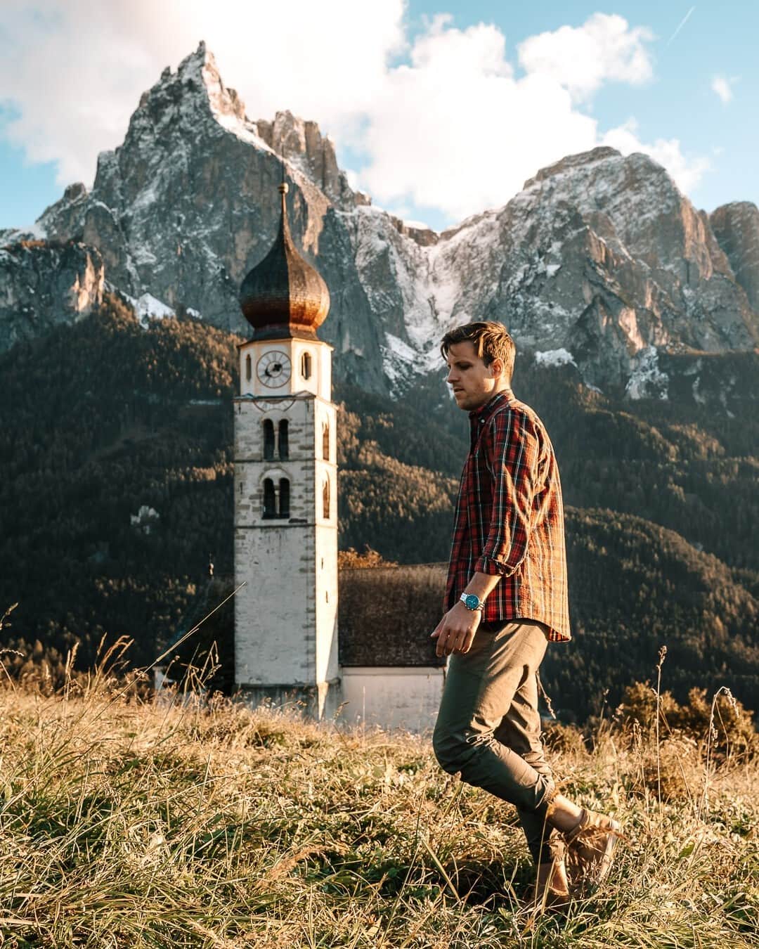 Kapten & Sonさんのインスタグラム写真 - (Kapten & SonInstagram)「'Always on the go to walk forward.' 🔛 @your_passage exploring the impressive dolomites with our watch Chrono Silver "Blue Steel". 💙 Our X-MAS SPECIAL: get a washbag for free to every product!* Hurry up! #bekapten #kaptenandson⁠ .⁠ ⁠*except accessories, watch straps, gift cards⁠ .⁠ .⁠ .⁠ #kaptenandsonmen #fashion #men #mensfashion #ootd #outfit #nature #inspo #alps #dolomites #exploring」12月8日 15時30分 - kaptenandson
