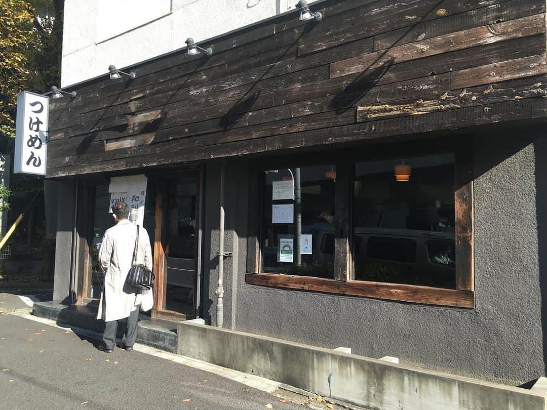 B JIRUSHI YOSHIDAさんのインスタグラム写真 - (B JIRUSHI YOSHIDAInstagram)「【代官山LUNCH】 【店名】和利道(わりと) 【メニュー】味玉つけ麺(あつもり) 【PRICE】¥1,000- 【一言】今回のランチは代官山から池尻大橋方面へ下った所にある和利道さんへ。気温も下がって来たので今日はあつもりにしてみました。クリーミーで優しい味わいのつけ汁は非常に完成度が高く、至福の一杯。12時台は混雑していたようだったので、時間をずらした方がスムーズに入店できそうですね。  #B印ランチ #代官山ランチ #代官山LUNCH」12月8日 15時44分 - bjirushiyoshida