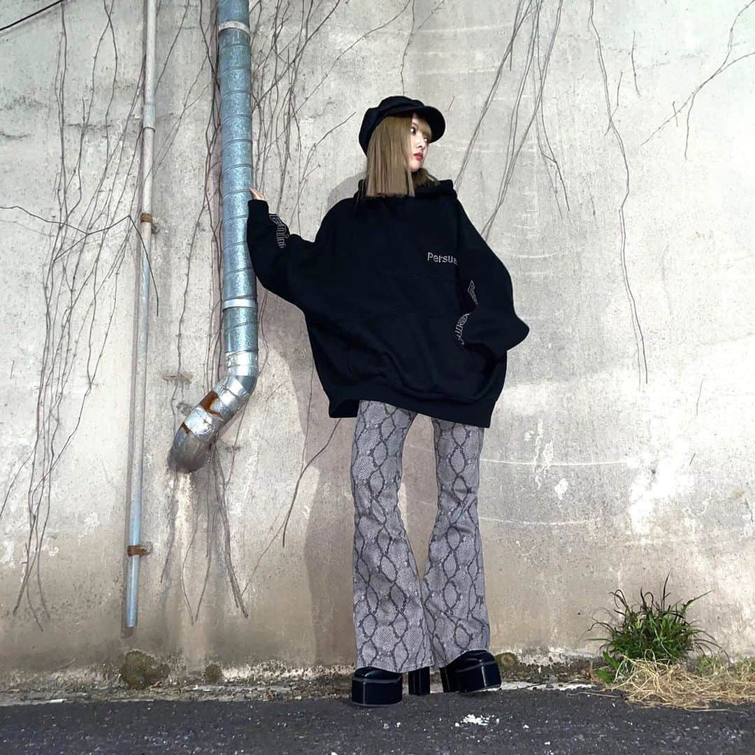 のインスタグラム：「#しゅがこーで  tops▶︎#envym (@envym_official ) boots▶︎#envym (@envym_official ) shoes▶︎#envym (@envym_official ) hat▶︎#wego (@wego_official )」