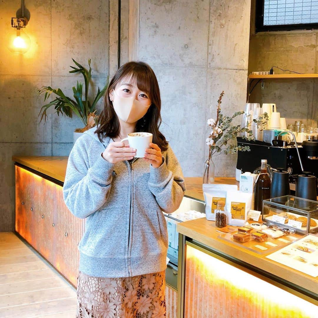 片渕茜さんのインスタグラム写真 - (片渕茜Instagram)「明日の「ふちこの突撃マーケット」は、小売り業界で進む「OMO」、リアルとデジタルの融合について取り上げます。 . こちらのカフェも、商品を買うまでの工程であらゆることがデジタル化していました✨ 今回は野沢アナも取材に行ってくださいました！ . 明日5:45〜のモーサテ でお伝えします。 . #モーサテ　#モーニングサテライト #野沢春日 アナ」12月8日 16時14分 - akane_katafuchi