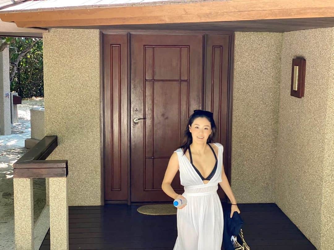 佐藤仁美のインスタグラム：「🏝 Go to SPA!  気持ちは海外。 今年はまだ諦めてません。  #cantwaitforsummer  #aman #amanpulo」