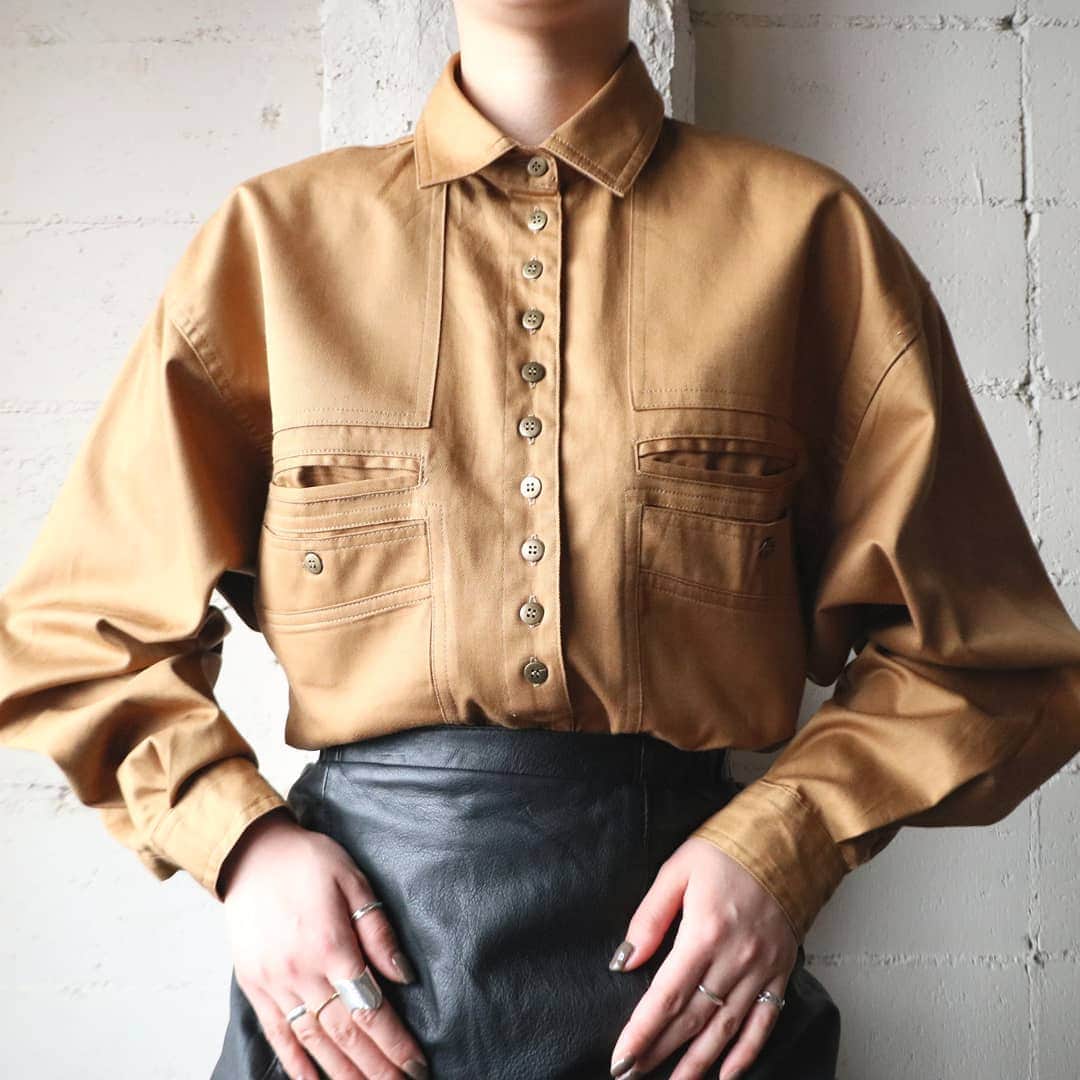 吉祥寺 古着屋 Orfeoのインスタグラム：「ONLINE SHOP・NEW STOCK  #orfeo #kichijoji #tokyo #vintage #used #fashion #coordinate #outfit . . . スタッフ募集についてはこちら→https://www.instagram.com/p/CHcEl3Tl1Sk/?igshid=1j1r0z0xinhmp .  ONLINE SHOP掲載商品のお問い合わせはONLINE SHOPからのメール、またはインスタグラムのプロフィール記載のメールアドレスよりお願いいたします ショッピングリンク無しのインスタグラム、ストーリー掲載商品も個別に通販承りますのでメール(orfeokichijoji@yahoo.co.jp)にてお問い合わせください」