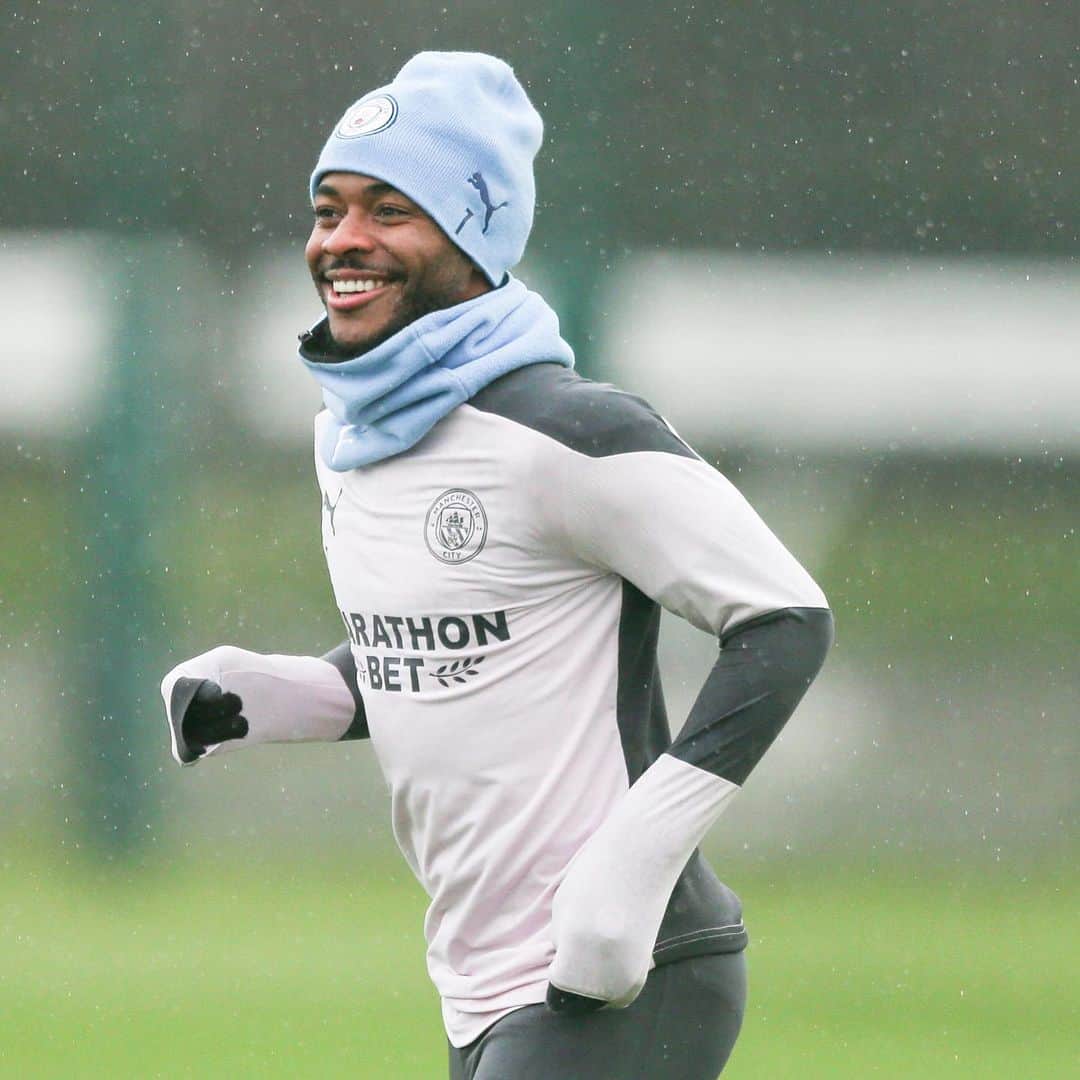 のインスタグラム：「Training in this typical Manchester weather for my birthday, couldn't ask for more 💁🏾‍♂️」