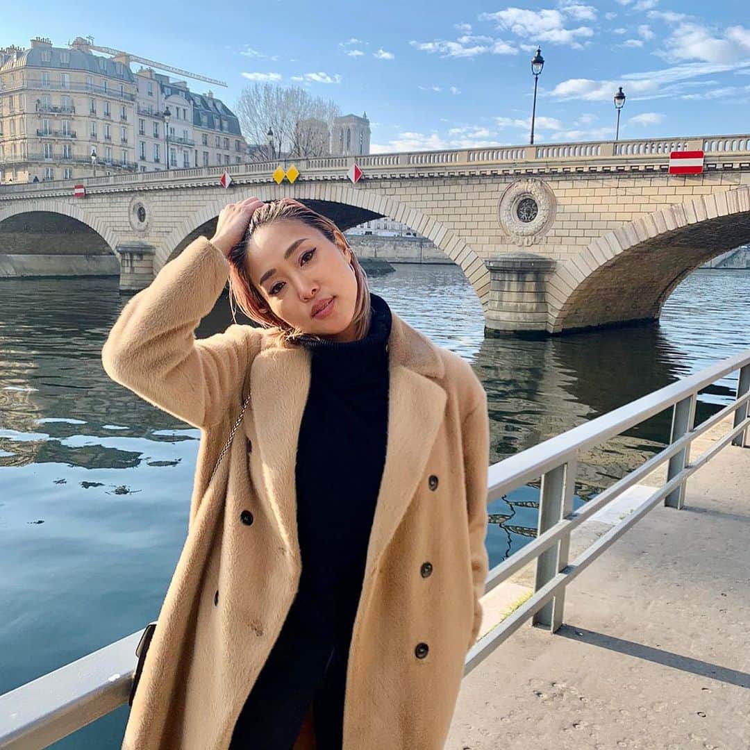 Tigarah e Lauraのインスタグラム：「Was another beautiful day in Paris🐯✨﻿ ﻿」