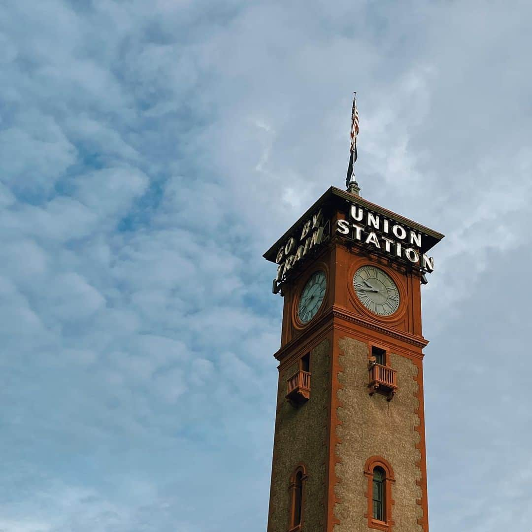 Portlandさんのインスタグラム写真 - (PortlandInstagram)「#TriviaTuesday: Union Station is the oldest major passenger terminal on the West Coast. Have you gone by train yet?🚂 - #Portland #PortlandNW #PDX」12月9日 2時00分 - portland