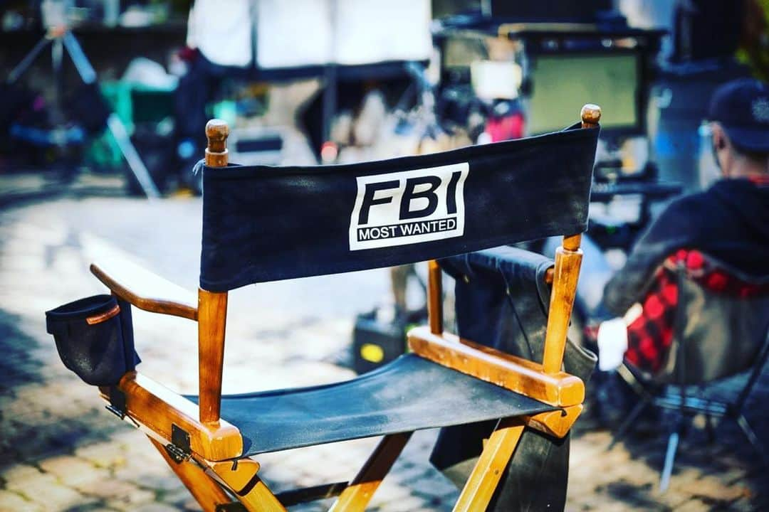 ケラン・ラッツさんのインスタグラム写真 - (ケラン・ラッツInstagram)「Serious question...😎  #Repost @fbimostwantedcbs ・・・ If you could direct an episode of #FBIMostWanted what would it be about?」12月9日 2時00分 - kellanlutz