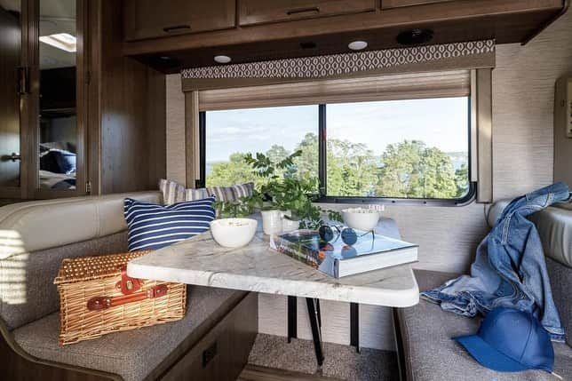 HGTVさんのインスタグラム写真 - (HGTVInstagram)「Hit the road with HGTV Dream Home 2021. 🚐 🏡 The winner of this year's house can take their show on the road with the RV that's part of the prize package. 😲⁠⠀ ⁠⠀ See how designer @bpatrickflynn styled this motorhome to bring comfort and class wherever the winner may roam. ✨ Visit the full photo gallery when you click on the link in our profile. 🔝 🛣⁠⠀ ⁠⠀ Don't forget to sign up for #HGTVDreamHome 2021 sweepstakes reminders, too! ✅ The sweeps opens 12/28 at 9 a.m. 🥳 Head over to HGTV.com/dream for more info」12月9日 2時08分 - hgtv