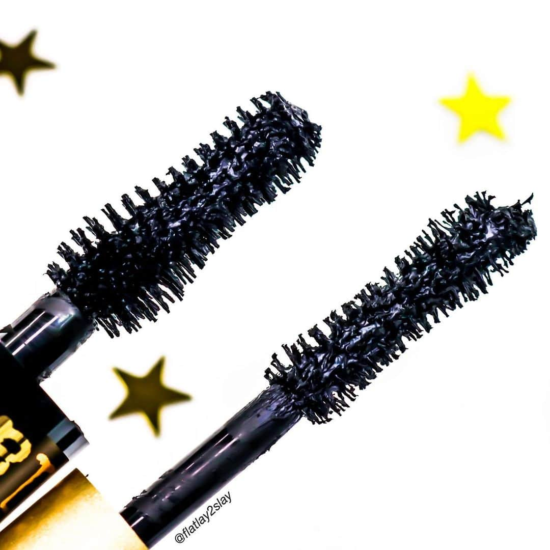 Stila Cosmeticsさんのインスタグラム写真 - (Stila CosmeticsInstagram)「Two stellar mascaras will give you the biggest, boldest, blackest lashes ever! Use them separately or layer together -  Shop A Stellar Duo HUGE™ EXTREME LASH & MAGNUM XXX™ MASCARAS holiday set on StilaCosmetics.com for the best deals yet this season.  @flatlay2slay  #stilacosmetics #eyelashes #lashartist #eyesontheprize #biglashes #mascara」12月9日 2時28分 - stilacosmetics