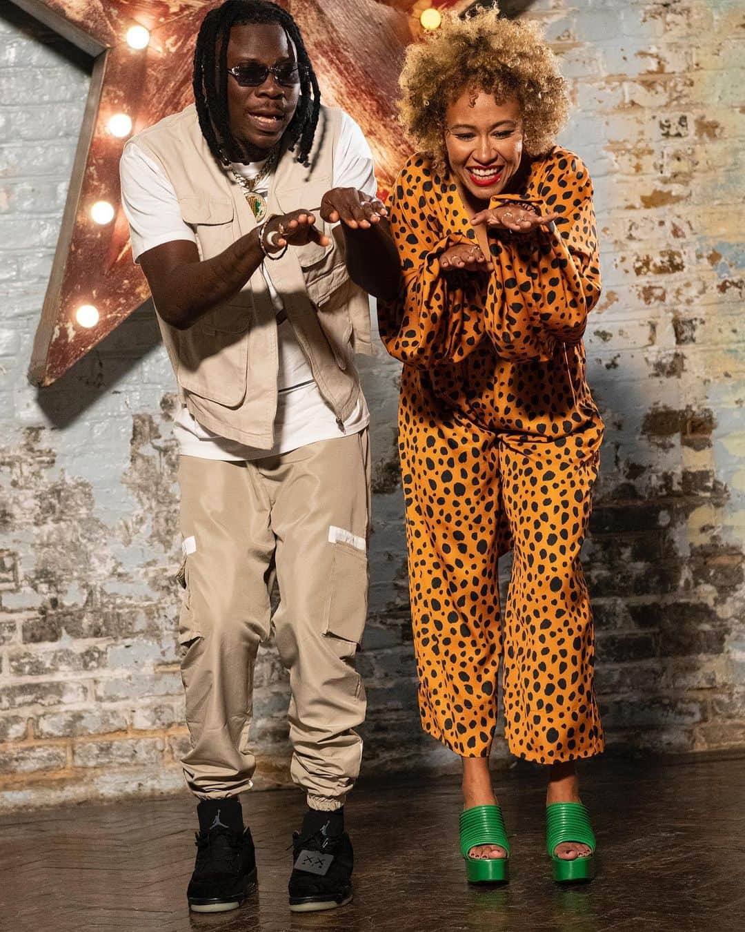 Emeli Sandéのインスタグラム：「Thank you for all the love for ‘More of you’ I had to find the confidence to release it as it was a new sound for me. I’m so grateful for such kind and encouraging fans like you who continue to show me love. I want you to know how much that means to me 💎😌 Thank you my beautiful, supportive family! 🤗 Big shout out to @stonebwoyb and @nanarogues ♥️♥️」